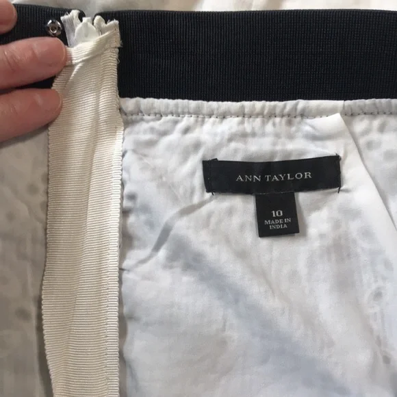 Ann Taylor Seersucker Pencil Skirt - Picture 6 of 7